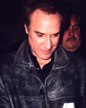 Ray Davies gibt nach dem Konzert in K&ouml;ln Autogramme, Foto: Denise Lattwein